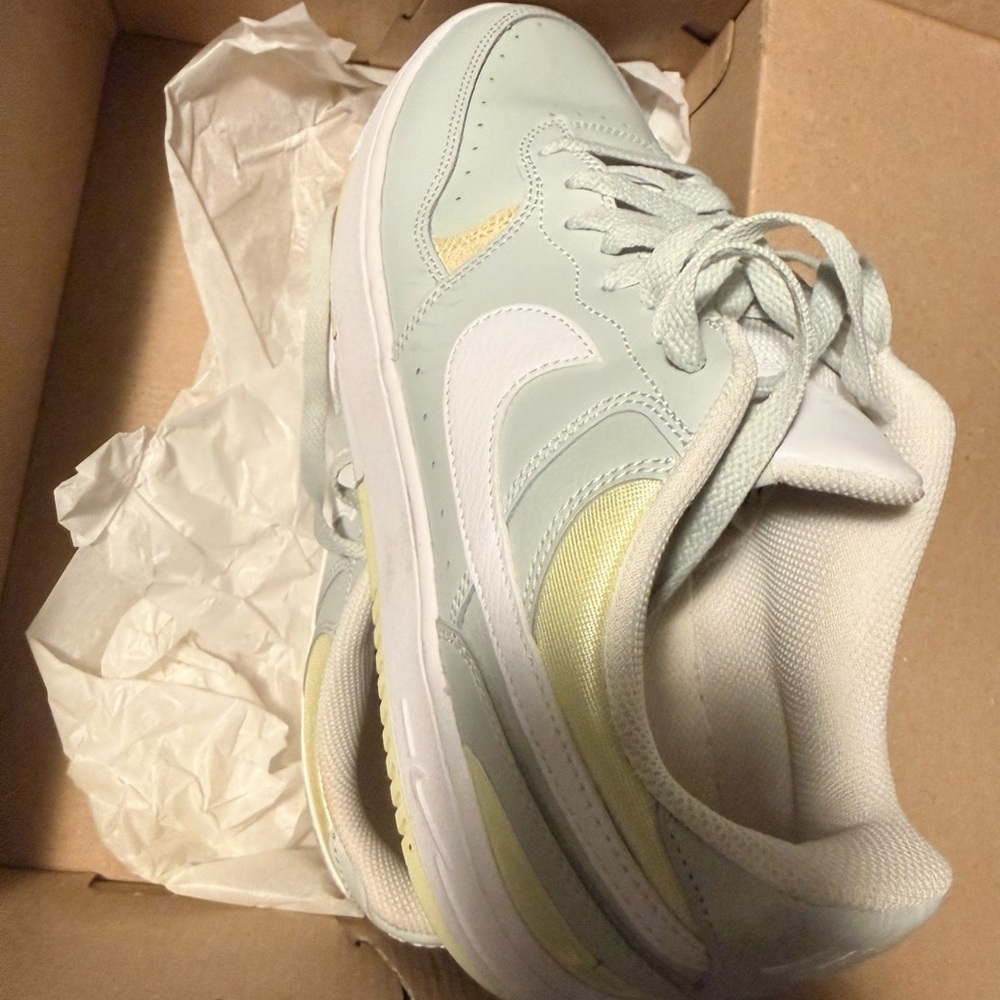 Nike Women's Pastel Blue and Yellow Sneakers